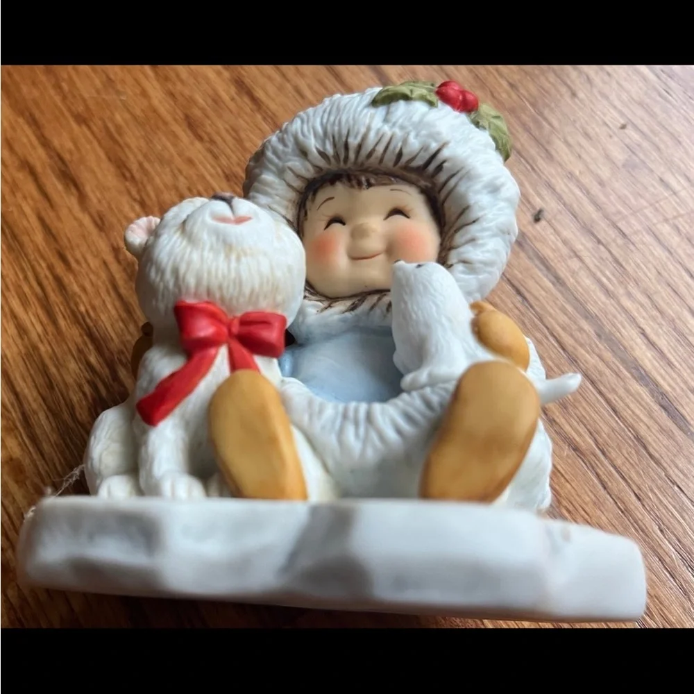 Enesco Collectible Figurine Eskimo girl with pup. Vintage 1980 - Picture 1 of 12